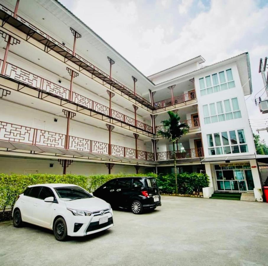 Inn Kham Apartment Чиангмай Екстериор снимка