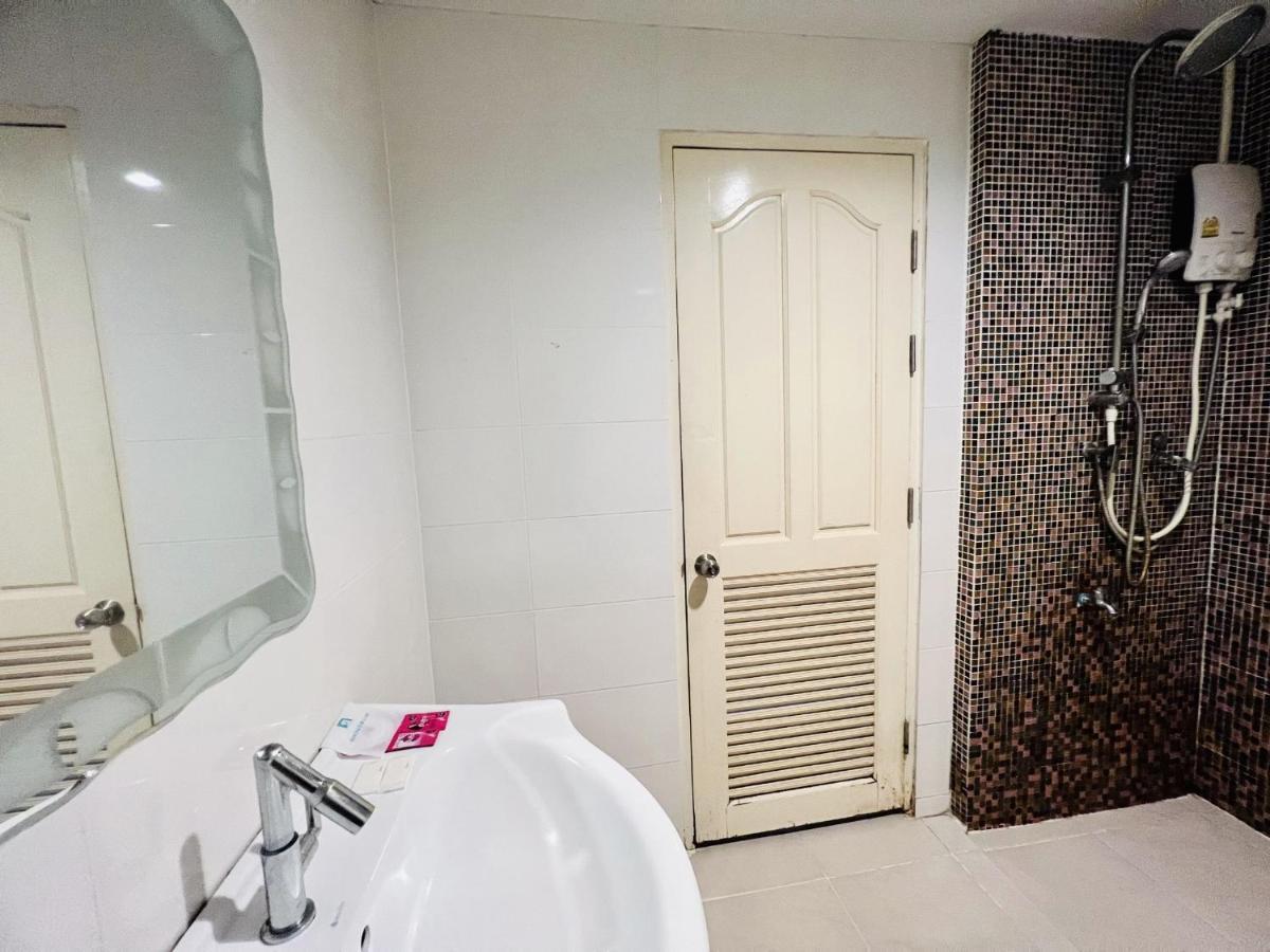 Inn Kham Apartment Чиангмай Екстериор снимка